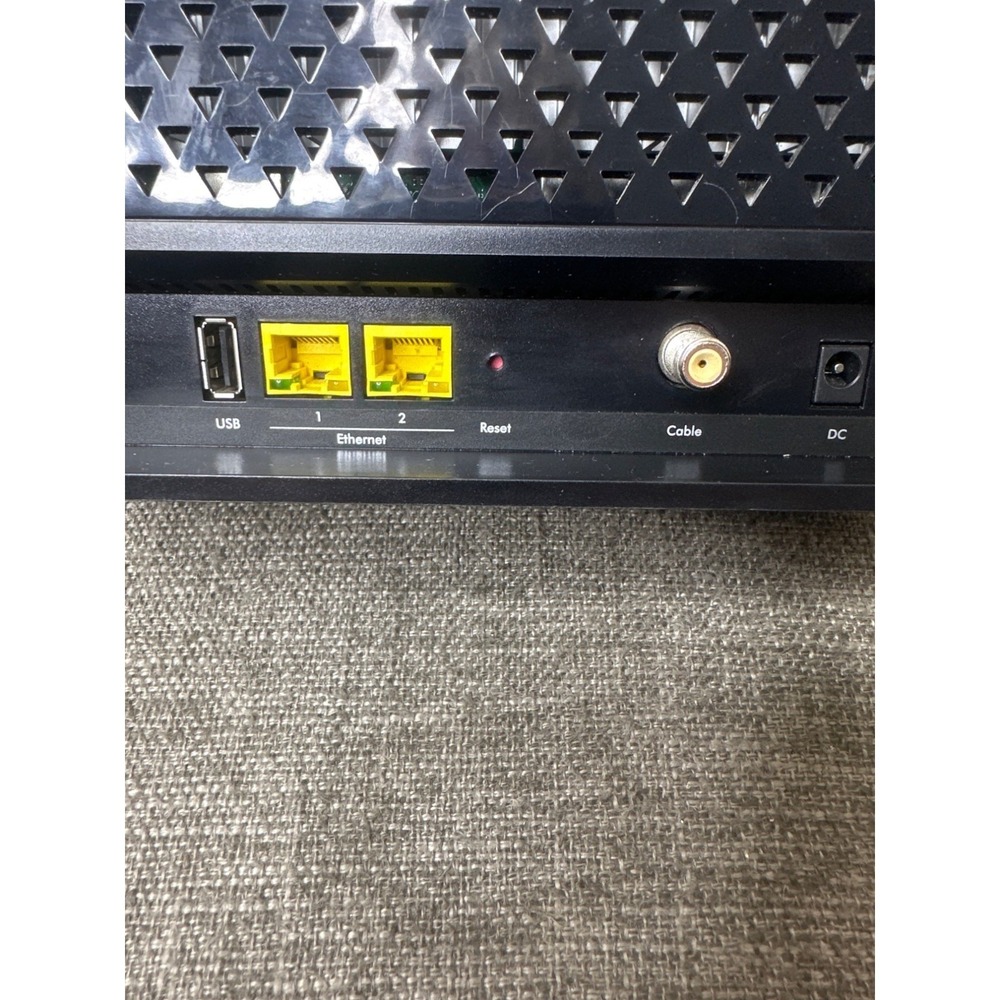 Netgear AC1600 Dual Band WiFi Cable Modem Router - Picture 3 of 6
